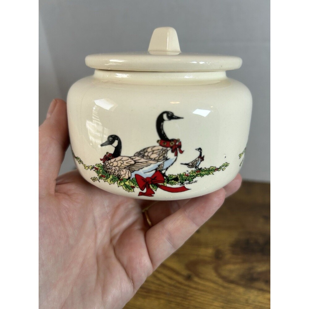 Vintage Christmas Country Geese Potpourri Burner Crock Jar Ceramic Taiwan  1987 - Picture 2 of 13